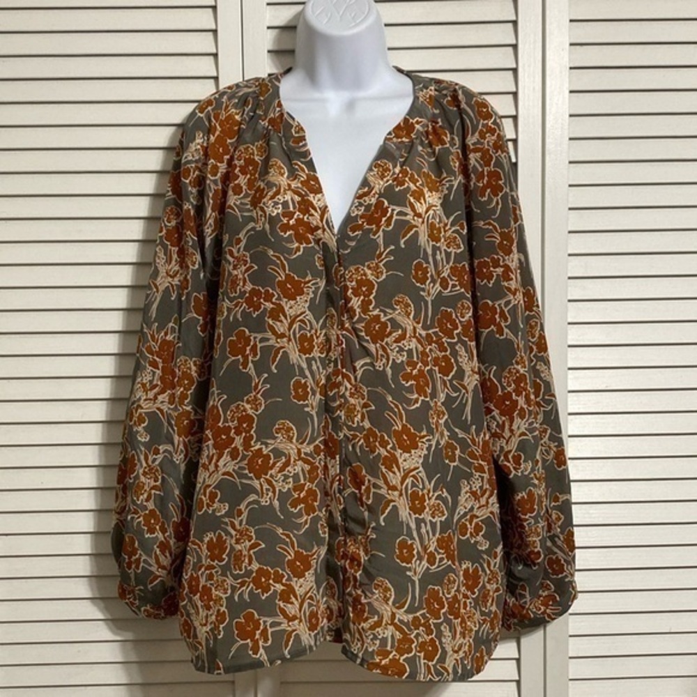 Bishop + Young Floral Button Front
Shirt Grey Floral